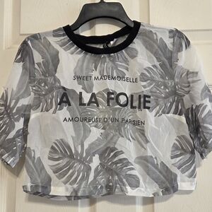 Divided by H&M Black & White Leaf Print Graphic Cropped Top “A La Folie” Size 4